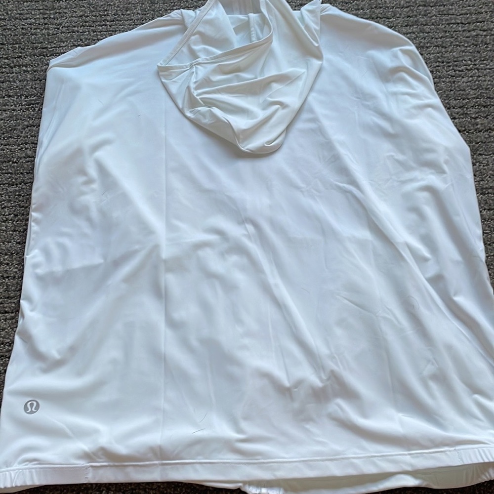 ATHLETIC ZIP UP WITH LULULEMON LOGO🌊